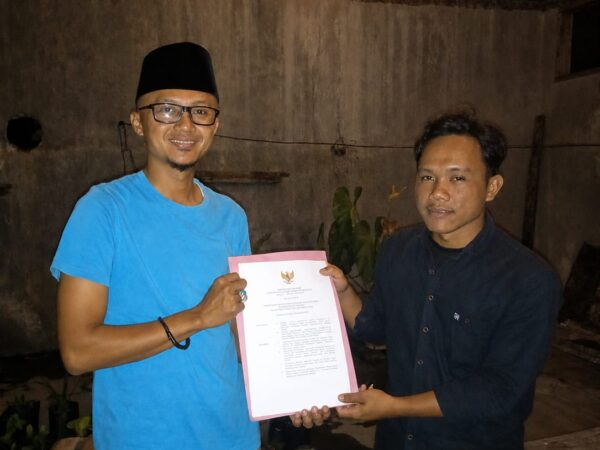 Mahasiswa KKN UNUGHA Cilacap Turut Berperan dalam Penyusunan SK Kepengurusan Masjid Baitul Ma’ruf di Dusun Kutasari, Padangjaya